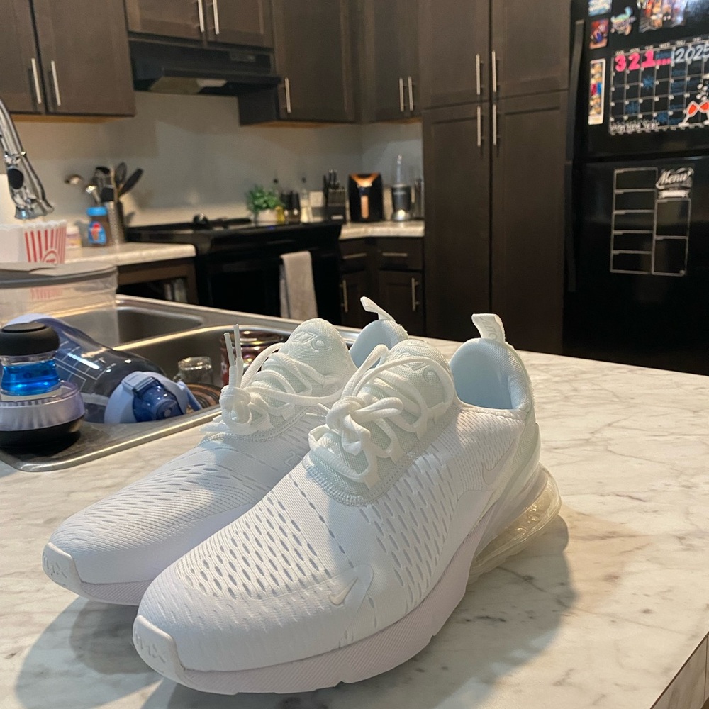 White Nike 270